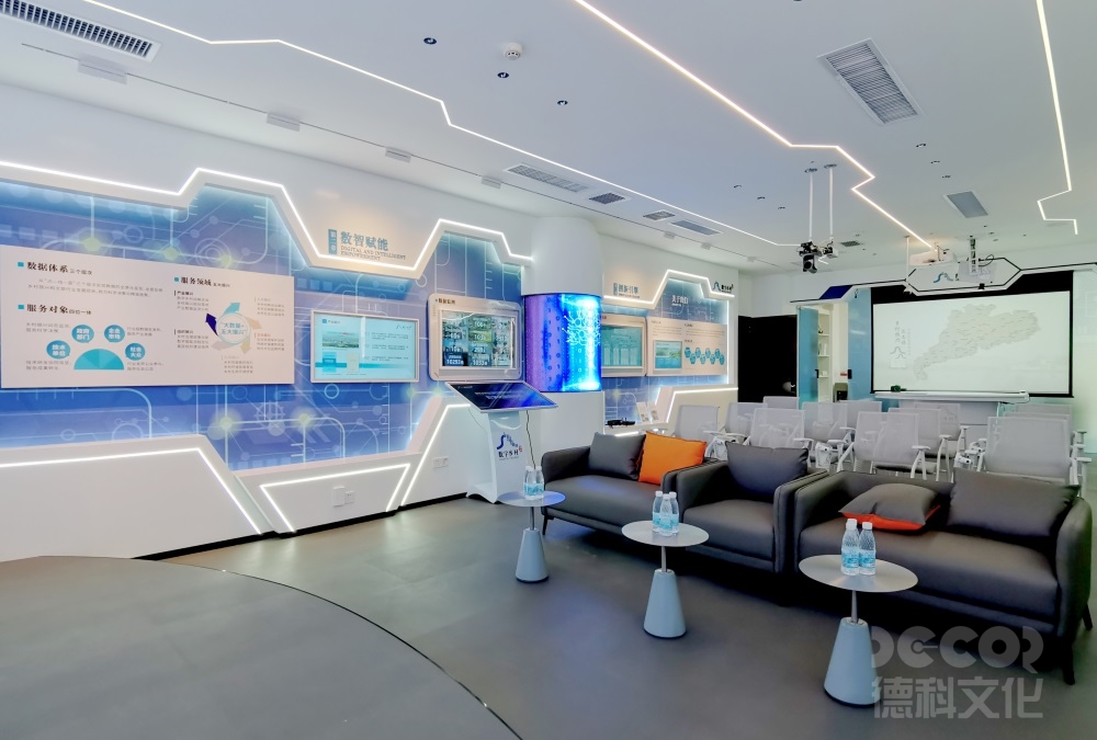 科技展廳設(shè)計中，如何利用大數(shù)據(jù)分析來改進(jìn)展覽內(nèi)容和布局